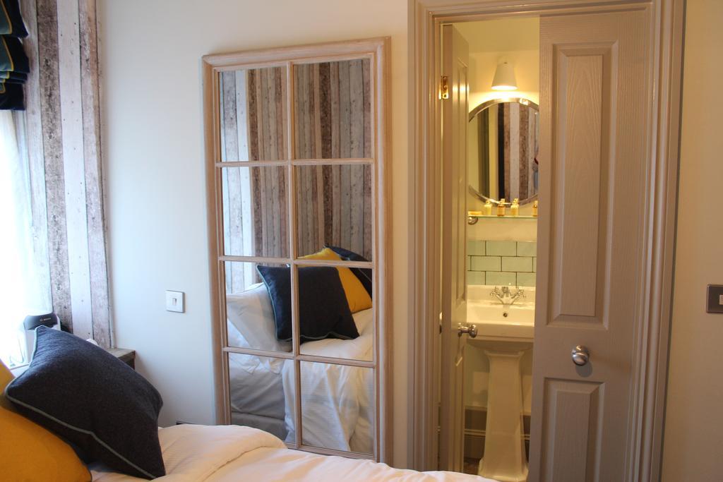 The Woodstock Arms Hotel Værelse billede