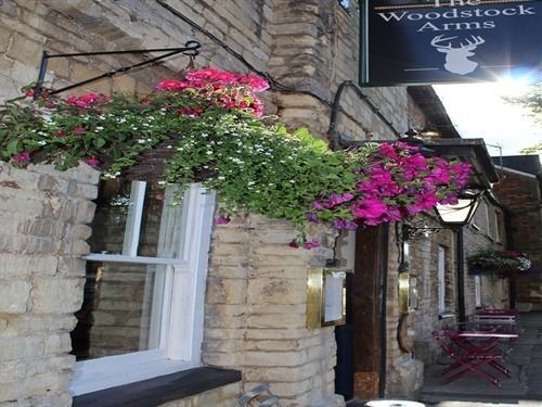 The Woodstock Arms Hotel Eksteriør billede
