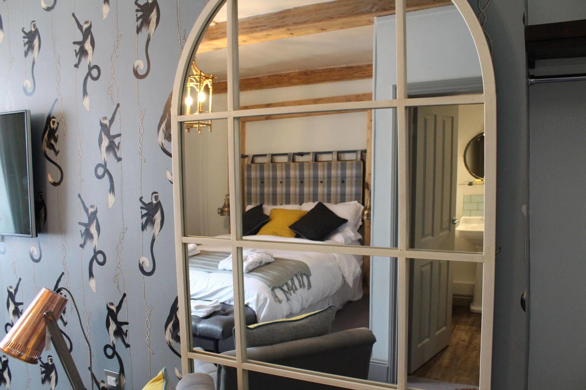 The Woodstock Arms Hotel Eksteriør billede